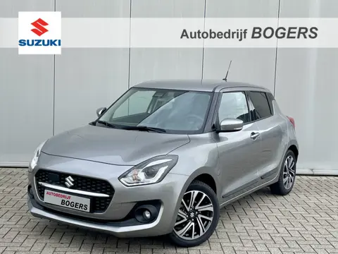 Suzuki Swift 1.2 Style Smart Hybrid Navigatie, Climate Control, Adaptive Cruise Control, 16"Lm, Acht
