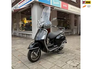 Vespa Scooter GTS 310