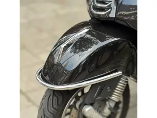 Foto 12 van Vespa Scooter GTS 310