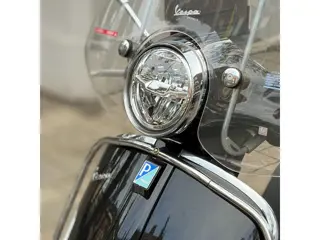Foto 13 van Vespa Scooter GTS 310