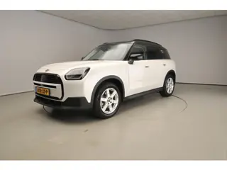 MINI Countryman 1.5 C Classic M Plus | Trekhaak | Panoramadak | Comfort Access | Head-Up | Verstelba