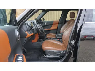 Foto 15 van MINI Countryman 1.5 136pk Cooper *Black Optik* Pano.Dak Leder H&K 17inch LM LED Navi *NL auto*
