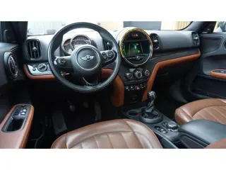 Foto 14 van MINI Countryman 1.5 136pk Cooper *Black Optik* Pano.Dak Leder H&K 17inch LM LED Navi *NL auto*