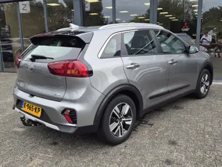 Foto 20 van Kia Niro 1.6 GDi Hybrid DynamicLine | Automaat | Trekhaak | Navigatie | Camera |