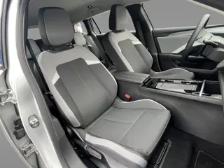 Foto 11 van Opel Astra Electric 54 kWh Edition Ruime Electrische station