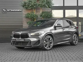 BMW X2 sDrive18i High Executive M-Pakket Navi Cruise 19 inch velgen