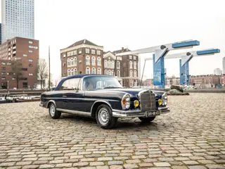 Mercedes-Benz 220 SE