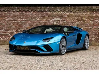 Lamborghini Aventador S Roadster "Blu Aegir over Bianco Polar" "Blu Aegir over Bianco Polar" - First