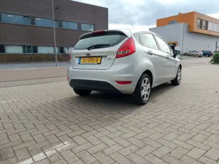 Foto 14 van Ford Fiesta 1.25 Ghia