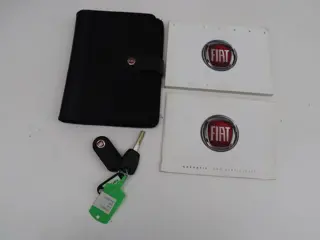 Foto 13 van Fiat 500 1.2 Lounge | Panoramadak | Airco | Lichtmetaal |  Elektrische ramen |