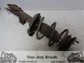 Hyundai i30 1.6 16V 2008-2012 Veerpoot links voor