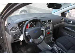 Foto 14 van Ford FOCUS Wagon 1.6 Titanium Clima Trekhaak PDC (bj 2008)