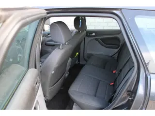 Foto 17 van Ford FOCUS Wagon 1.6 Titanium Clima Trekhaak PDC (bj 2008)