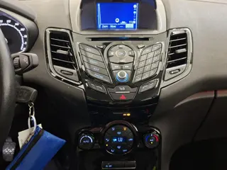 Foto 19 van Ford Fiesta 1.0 Titanium NAVI PSENSOR CRUISE 2 X SLEUTELS
