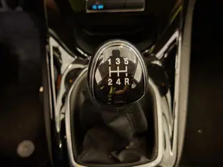 Foto 20 van Ford Fiesta 1.0 Titanium NAVI PSENSOR CRUISE 2 X SLEUTELS