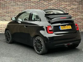 Foto 19 van Fiat 500 C RED 42 kWh Cabrio Elektrisch