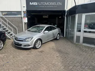 Opel Astra TwinTop 1.8 Cosmo/1 jr APK/ Camera/Nap/LM Velgen//Mooie auto!