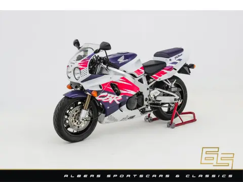 Honda CBR 900RR Fireblade SC28 - All original - Unmodified - '93 model - Ross White / Ross Pink / Vi