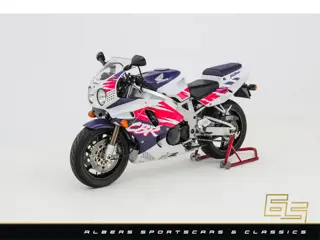 Honda CBR 900RR Fireblade SC28 - All original - Unmodified - '93 model - Ross White / Ross Pink / Vi