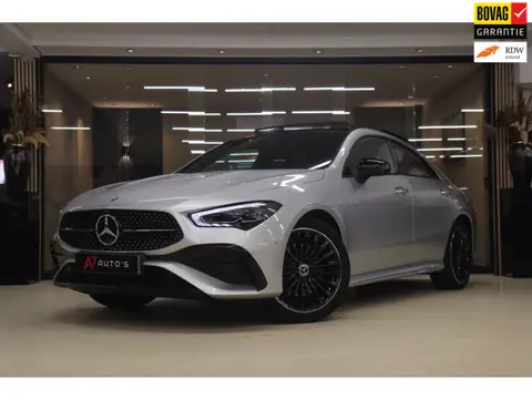 Mercedes-Benz CLA-klasse 250 e AMG Line NAP/PANO/CARPLAY/HUD/ACC/BURM/KEYLESS/VOL