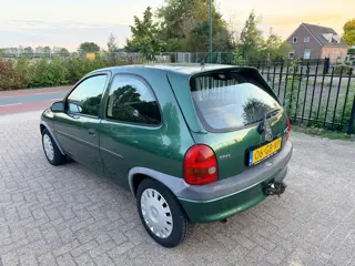 Foto 18 van Opel Corsa 1.2i-16V Onyx