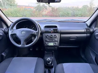Foto 16 van Opel Corsa 1.2i-16V Onyx
