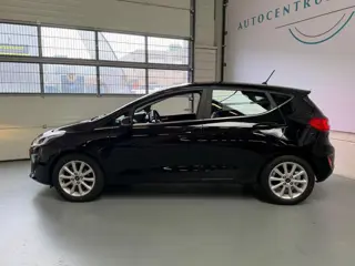 Foto 18 van Ford Fiesta 1.0 EcoBoost Titanium Camera, Navi, Airco, Cruise Control, Carplay