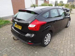 Foto 20 van Ford Focus 1.6 TI-VCT Trend airco