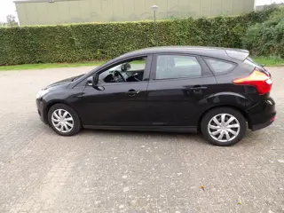 Foto 18 van Ford Focus 1.6 TI-VCT Trend airco