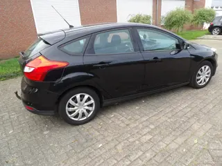 Foto 17 van Ford Focus 1.6 TI-VCT Trend airco