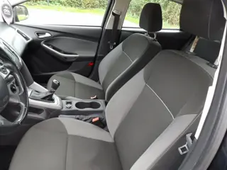 Foto 12 van Ford Focus 1.6 TI-VCT Trend airco