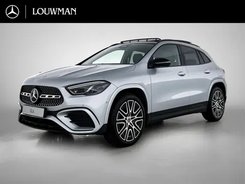 Mercedes-Benz GLA 250 e 140 Year Edition | Plus pakket | Nightpakket | Parkeerpakket | Trekhaak | Pa
