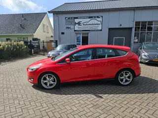 Foto 12 van Ford Focus 1.0 Titanium ZEER MOOI + NIEUWE MOTOR + KOPPELING