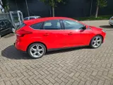 Foto 25 van Ford Focus 1.0 Titanium ZEER MOOI + NIEUWE MOTOR + KOPPELING