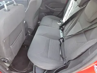 Foto 19 van Ford Focus 1.0 Titanium ZEER MOOI + NIEUWE MOTOR + KOPPELING