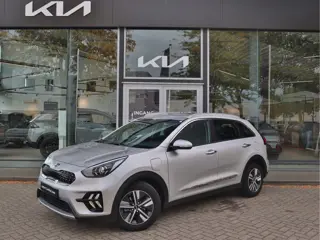 Foto 11 van Kia Niro 1.6 GDi PHEV Plug-In-Hybrid DynamicLine 20.696km! | Navigatie | Camera | Stoelverwarming |