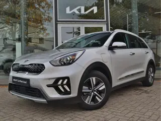 Foto 17 van Kia Niro 1.6 GDi PHEV Plug-In-Hybrid DynamicLine 20.696km! | Navigatie | Camera | Stoelverwarming |