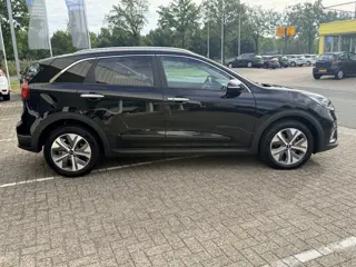 Foto 19 van Kia e-Niro DynamicPlusLine 64 kWh | Schuif-kanteldak | SOH 99% | Keyless | Adapt. Cruise | Apple/And