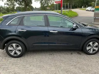 Foto 17 van KIA NIRO 1.6 GDI HYBRID DYNAMICLINE