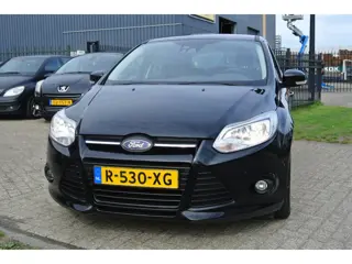 Foto 13 van Ford Focus 1.0 EcoBoost Edition Plus airco nieuwe apk inruil mogelijk