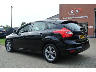 Foto 14 van Ford Focus 1.0 EcoBoost Edition Plus airco nieuwe apk inruil mogelijk