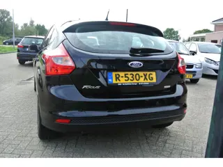 Foto 15 van Ford Focus 1.0 EcoBoost Edition Plus airco nieuwe apk inruil mogelijk
