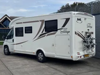 Foto 14 van Mc louis MC4 Camper / Automaat / Queensbed+hefbed+5-pers- Dak Airco