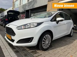Foto 11 van FORD FIESTA 1.0 Style AIRCO NAVI NETTE AUTO RIJDT GOED NAP APK 10-2027