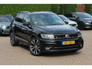 Volkswagen Tiguan 1.5 TSI ACT Highline Business 3x R-line / Trekhaak / 360Camera / Navigatie / 20'' 