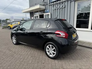 Foto 19 van Peugeot 208 1.2 PureTech Style Pack (bj 2015)