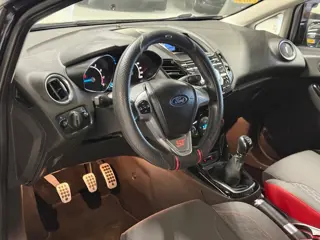 Foto 20 van Ford Fiesta 1.0 125PK Sport Airco|Stoelverwm.