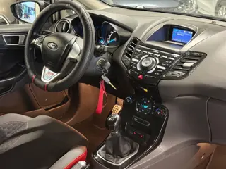 Foto 13 van Ford Fiesta 1.0 125PK Sport Airco|Stoelverwm.