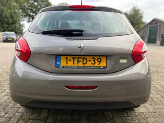 Foto 18 van Peugeot 208 1.2 VTi Envy/Navi/P.sensor/Cruise/NEW APK/NETT!