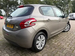 Foto 17 van Peugeot 208 1.2 VTi Envy/Navi/P.sensor/Cruise/NEW APK/NETT!